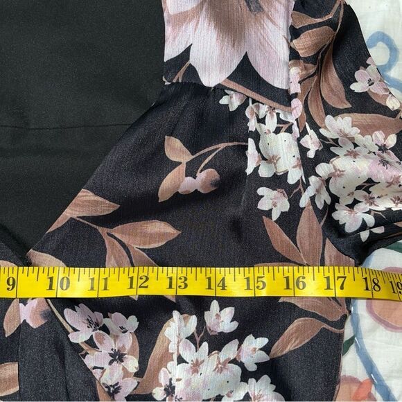 WAYF / Floral - Picture 7 of 10